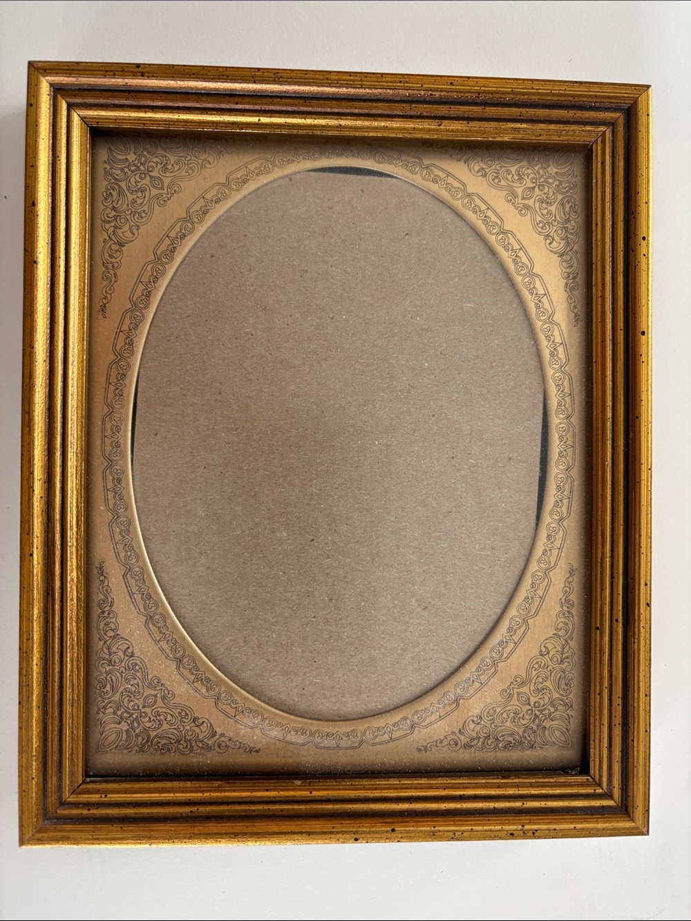 Hallmark Gold Ornate Oval Photo Frame Vintage 1981